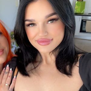 Meet your Posher, Rebecca